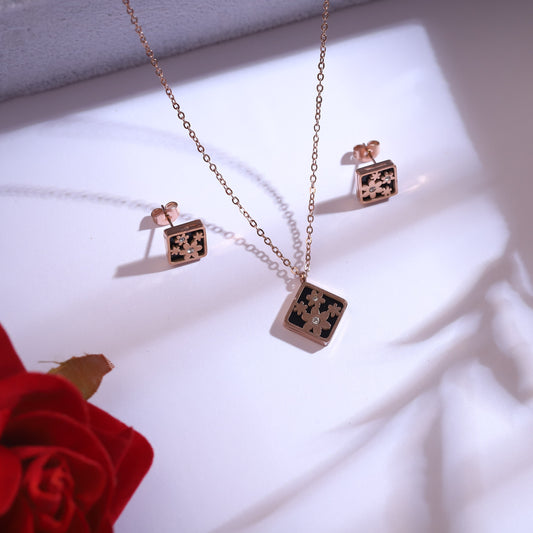 Blossom Glow Necklace Set