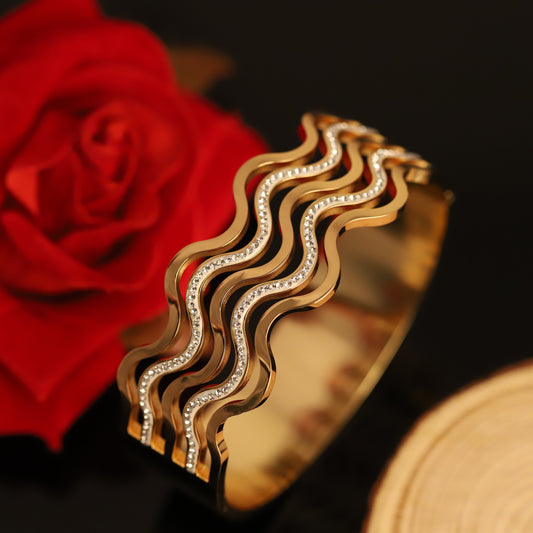 Wave Elegance Gold Bracelet