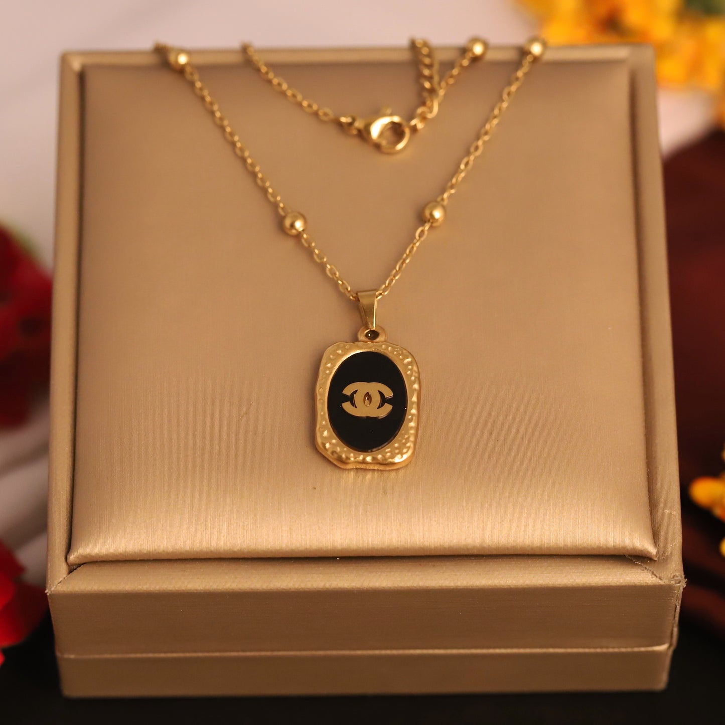 Veloro Chain Pendant