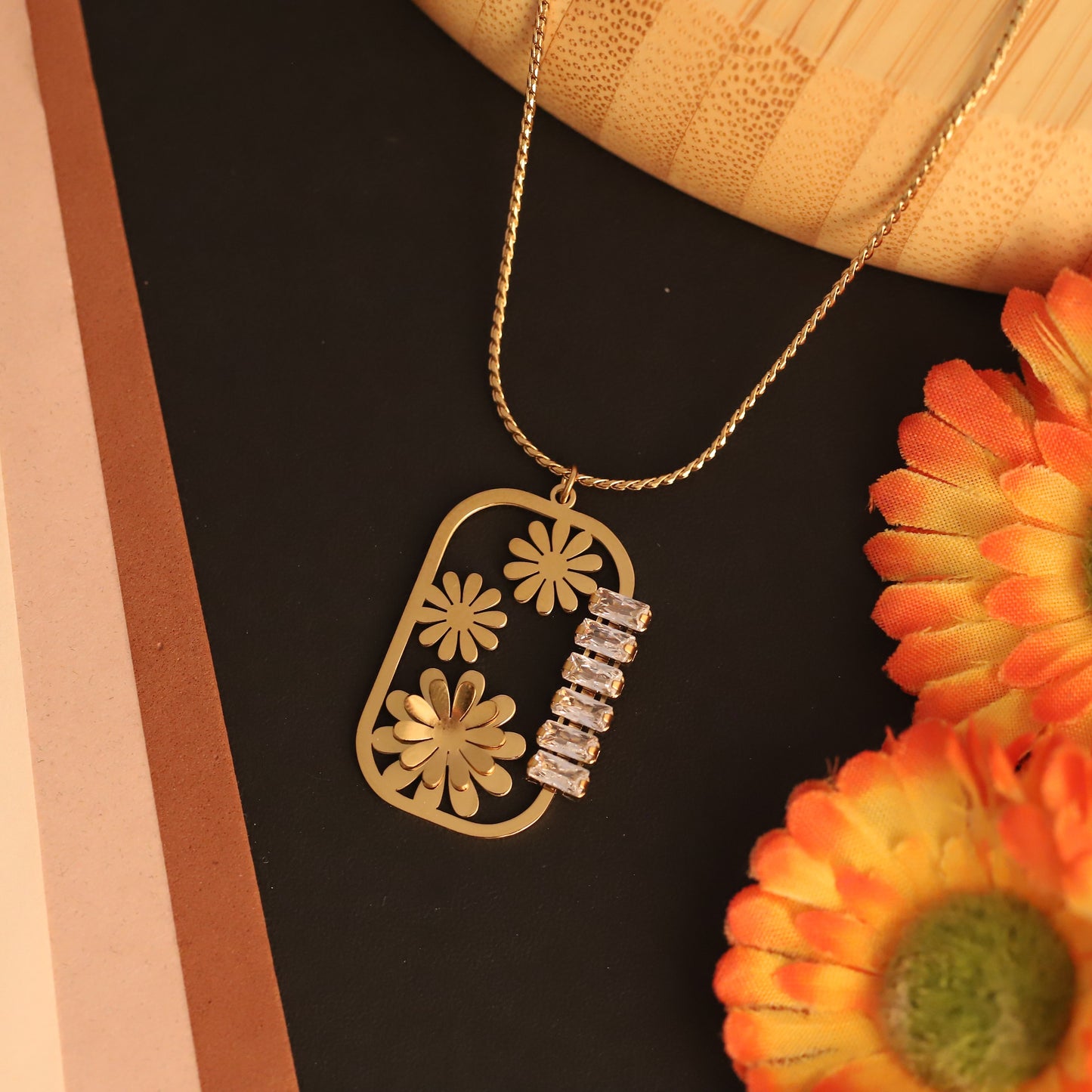 Zarvik Chain Pendant
