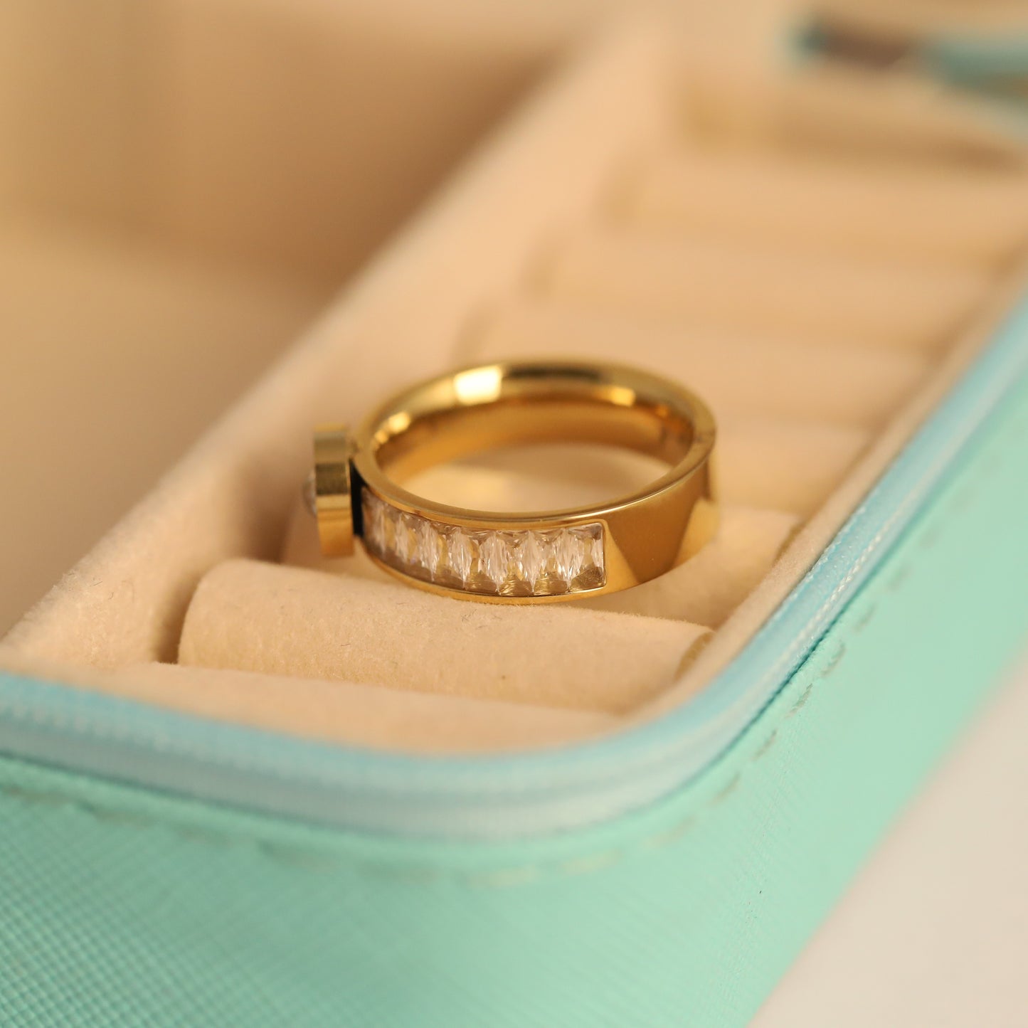 Eterna Diamond Ring